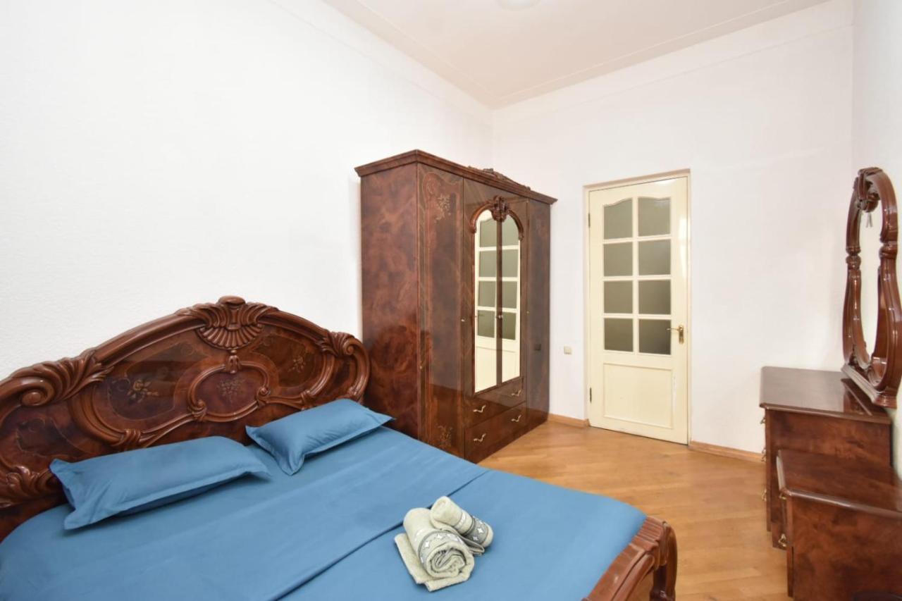 Guesthouses Opera Yerevan Exterior photo